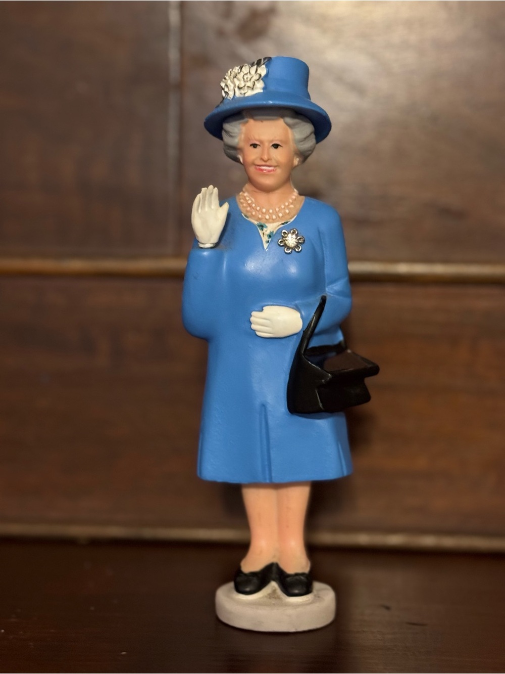 Solar Powered Royal Blue Waving Queen Elizabeth’s Figurine